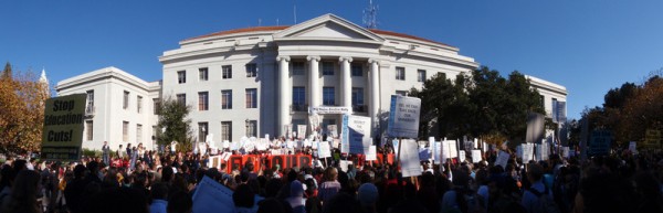 Protest beside the Wheeler Oak, UC Berkeley | © Eric Broder Van Dyke | Dreamstime.com